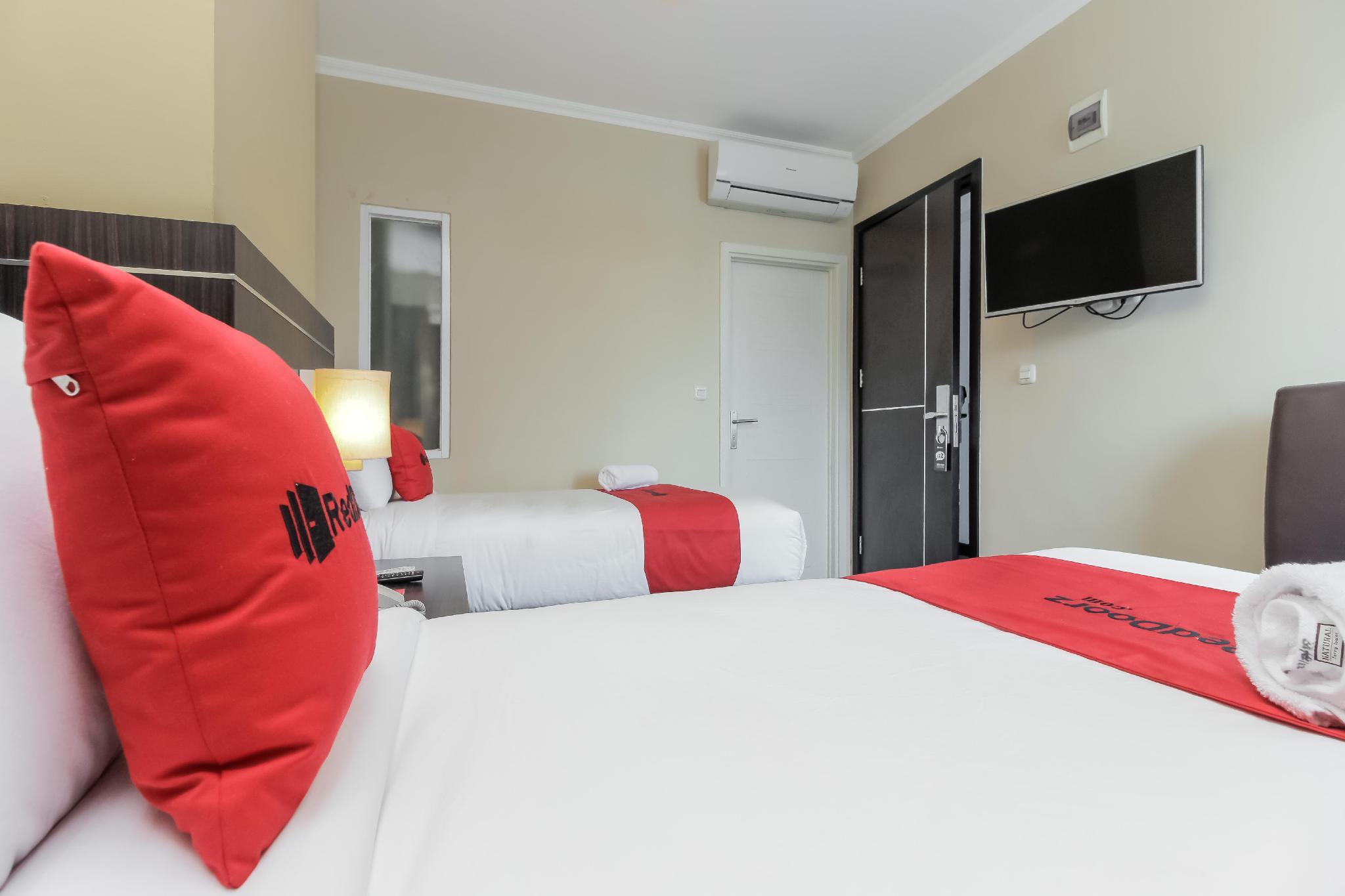 RedDoorz Plus @ Thamrin Dżakarta Zewnętrze zdjęcie
