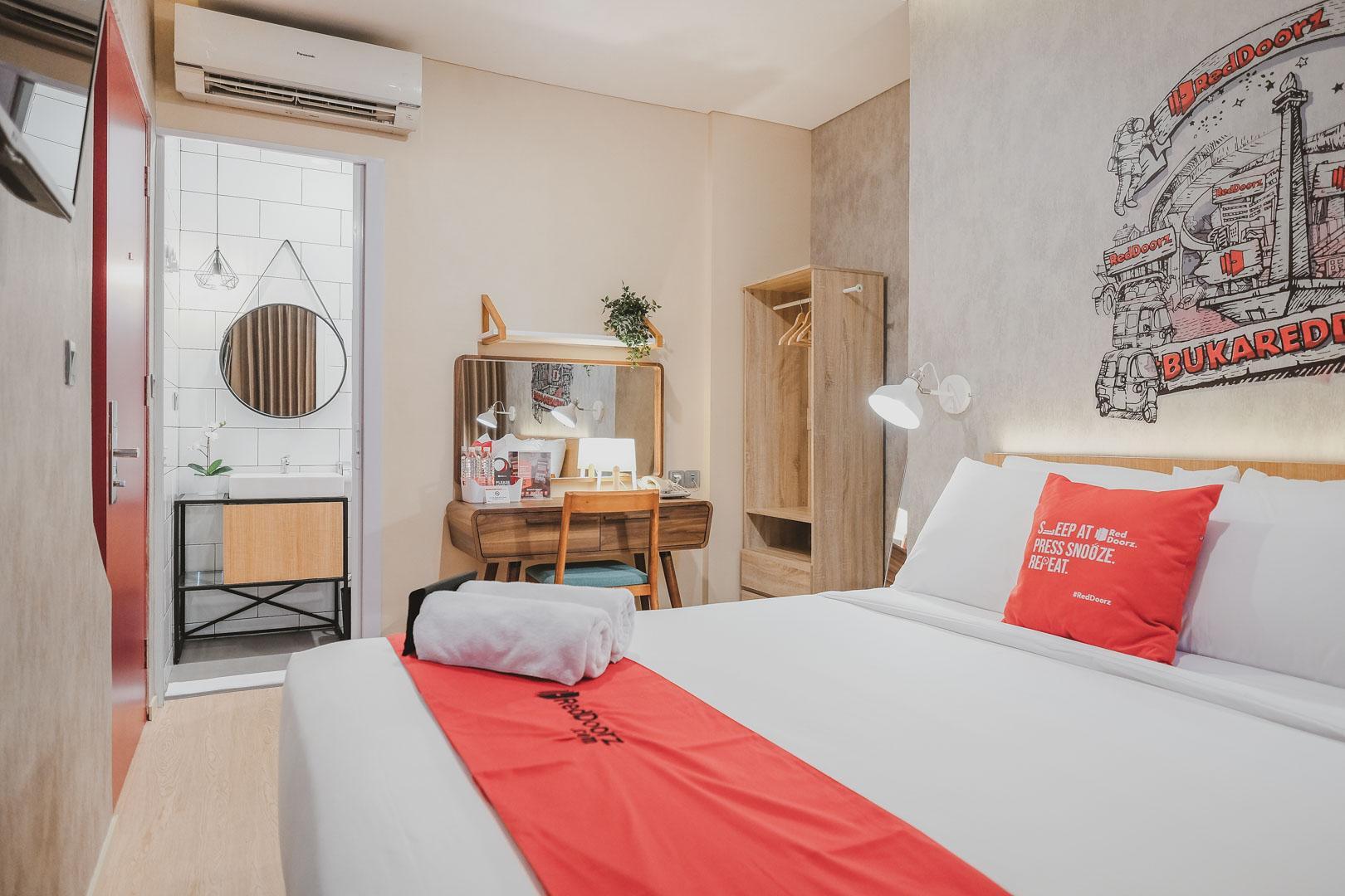 RedDoorz Plus @ Thamrin Dżakarta Zewnętrze zdjęcie
