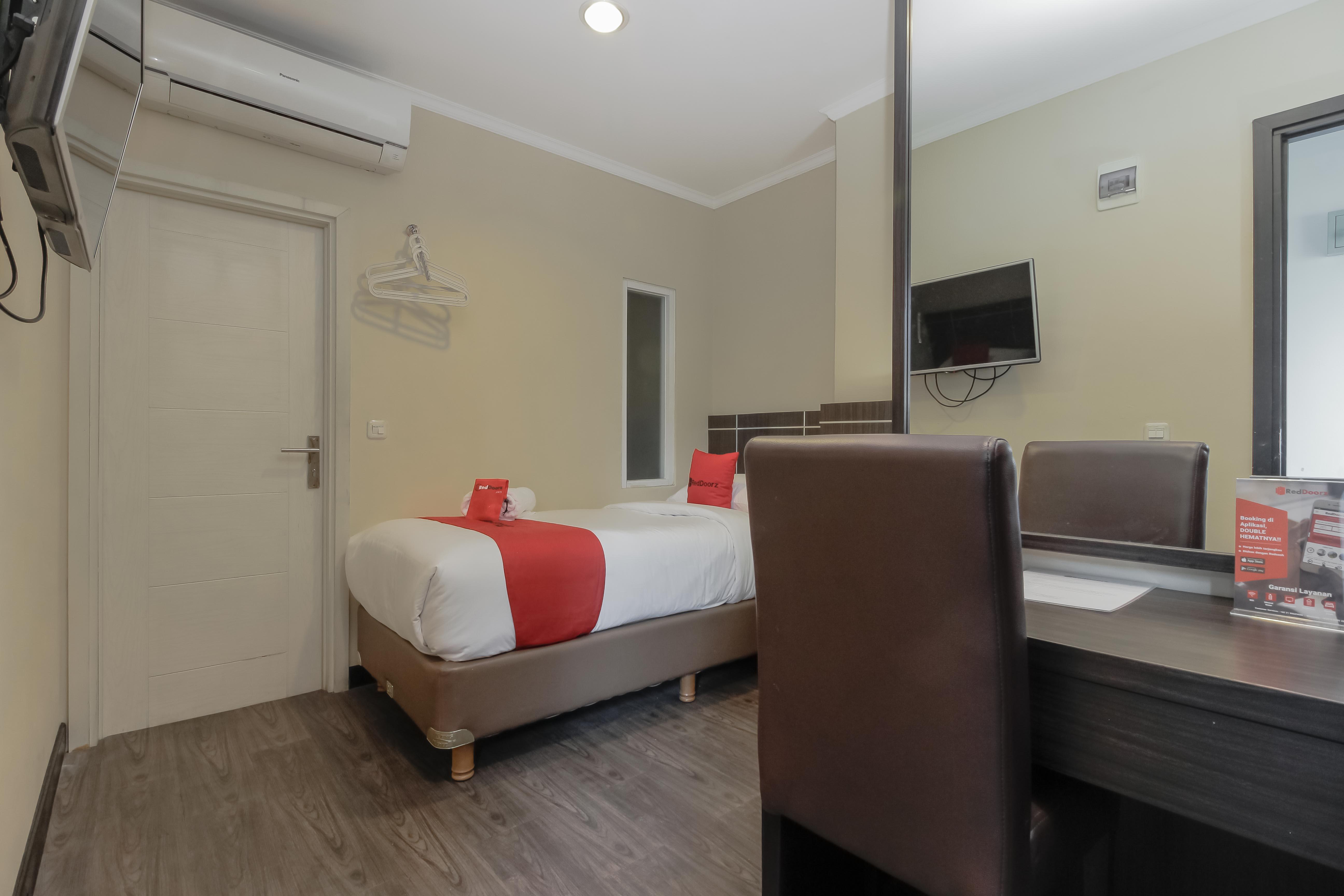 RedDoorz Plus @ Thamrin Dżakarta Zewnętrze zdjęcie