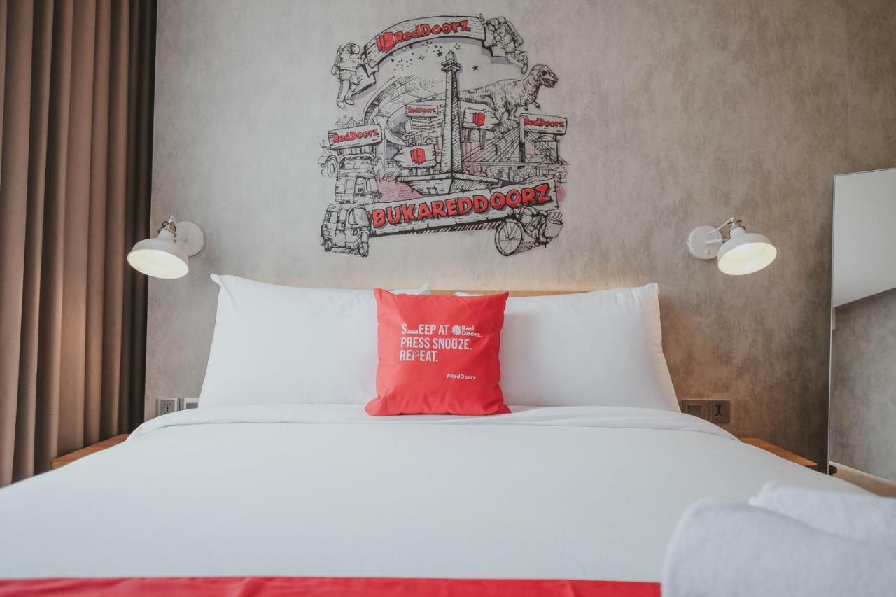 RedDoorz Plus @ Thamrin Dżakarta Zewnętrze zdjęcie