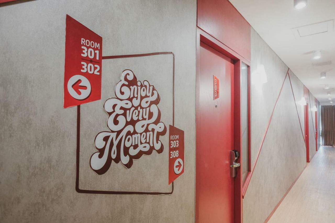 RedDoorz Plus @ Thamrin Dżakarta Zewnętrze zdjęcie