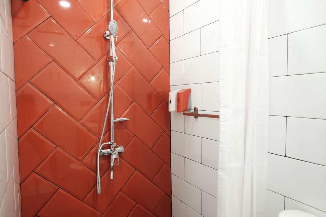RedDoorz Plus @ Thamrin Dżakarta Zewnętrze zdjęcie